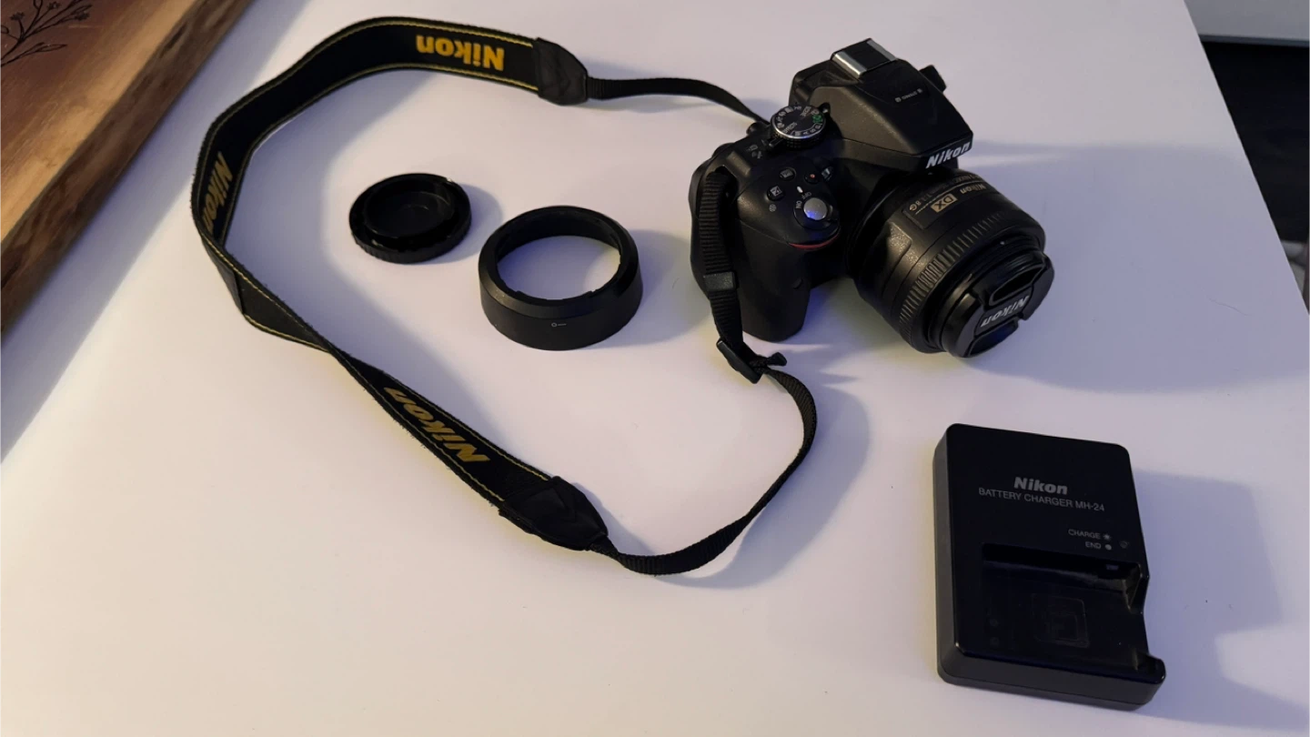 Nikon D5300 DSLR Camera with 35mm f/1.8G Lens