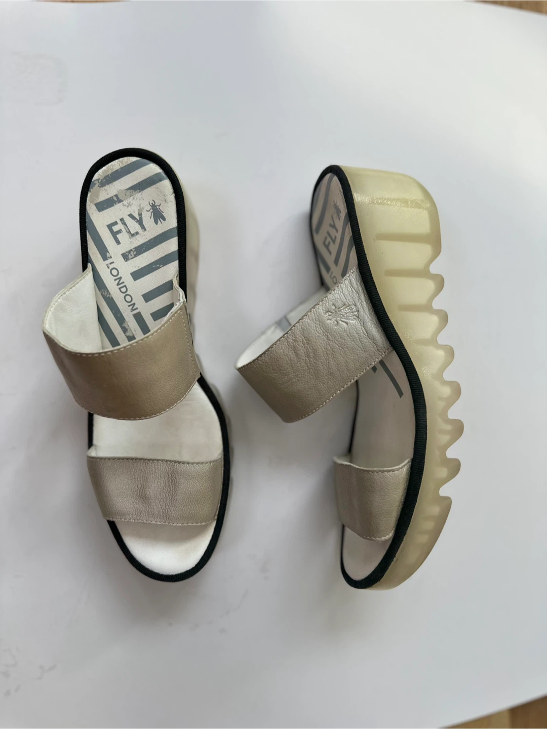 FLY LONDON Wedge Sandals - Silver Leather Sz. 10/EU 41 - photo 3