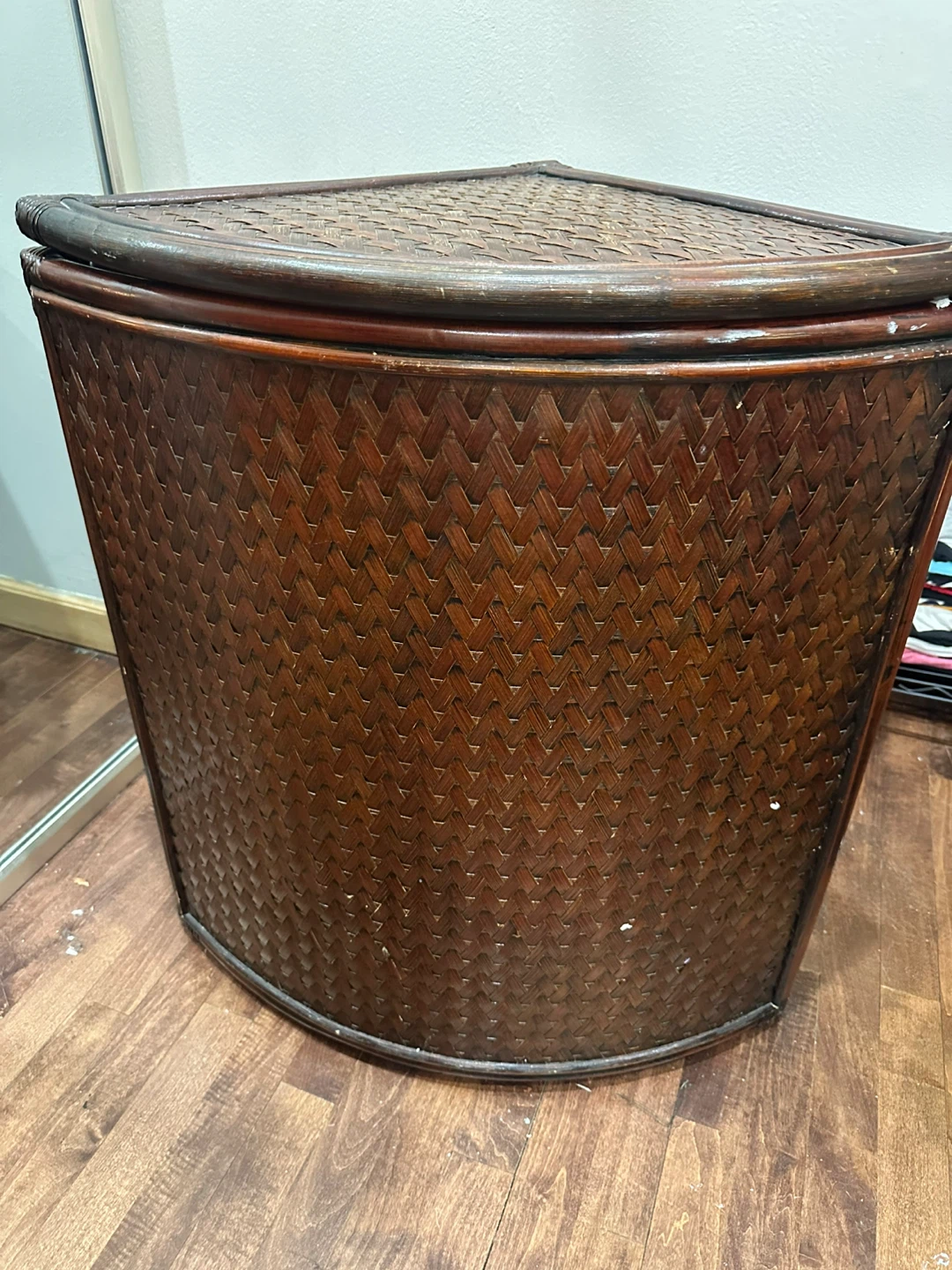 Corner Laundry Hamper