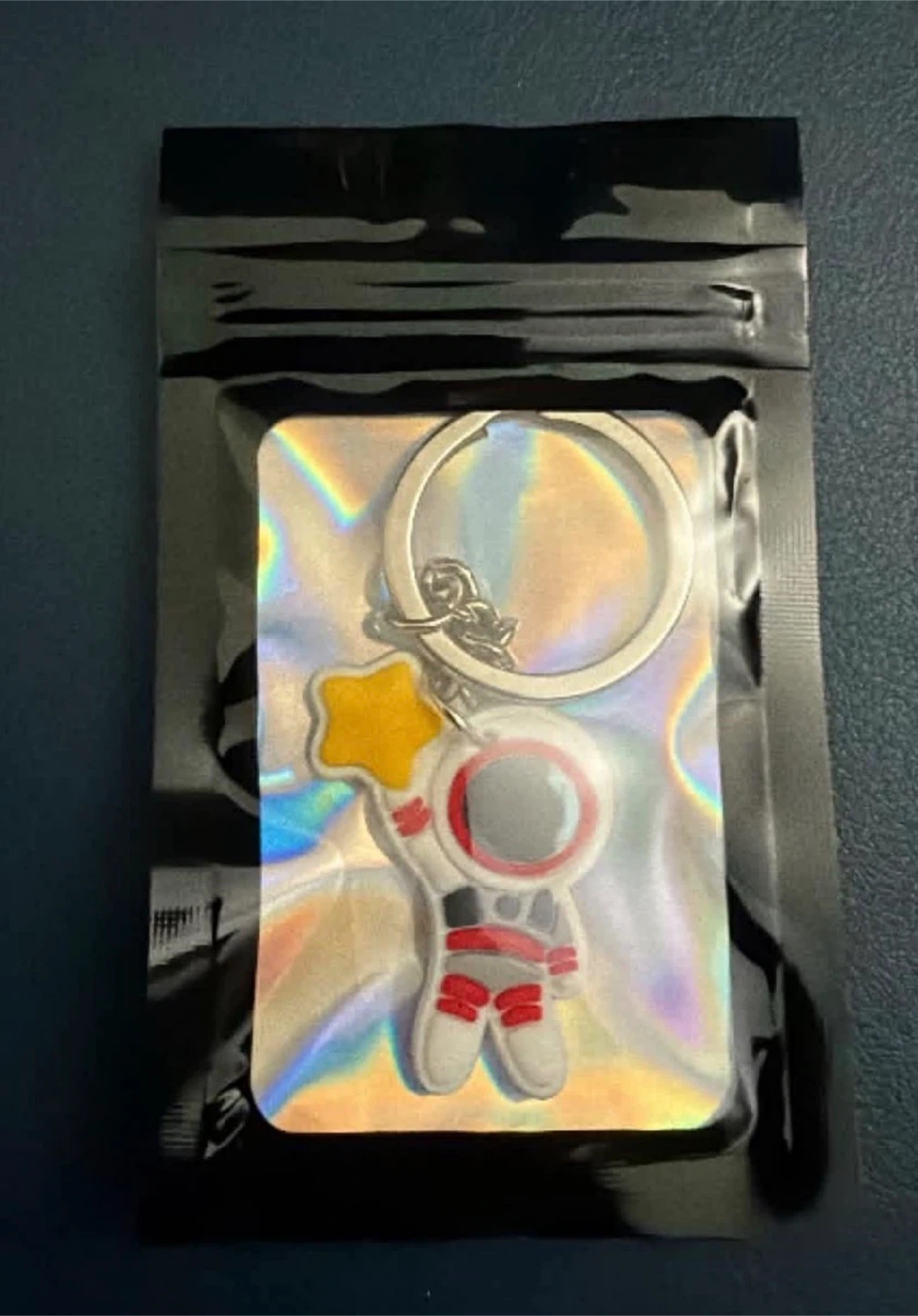 🥕Astronaut Holding Star Keychain