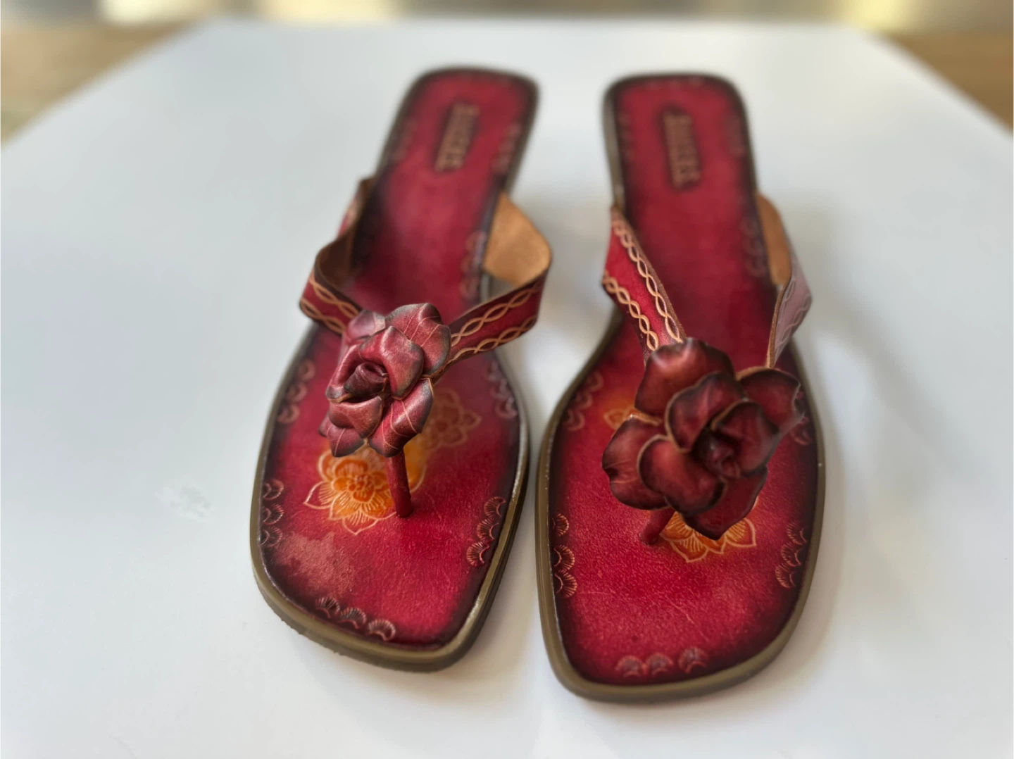 Bakers Red Leather Thong Sandals with Flower Accent Sz. 9
