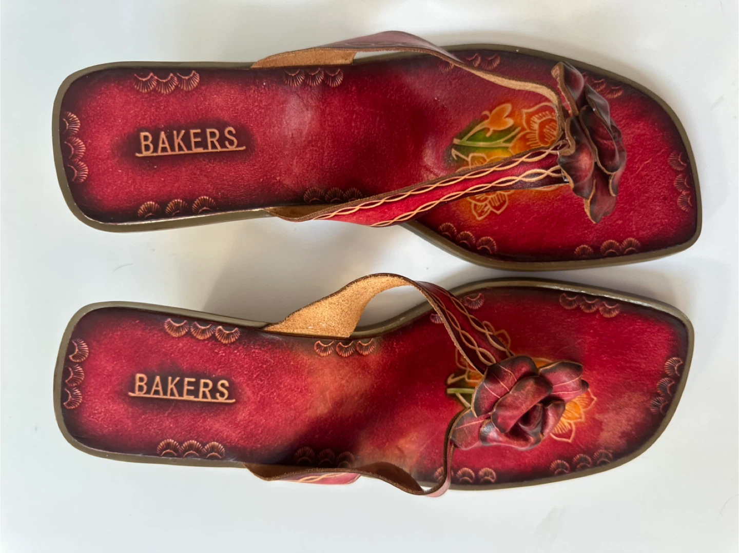 Bakers Red Leather Thong Sandals with Flower Accent Sz. 9 - photo 3