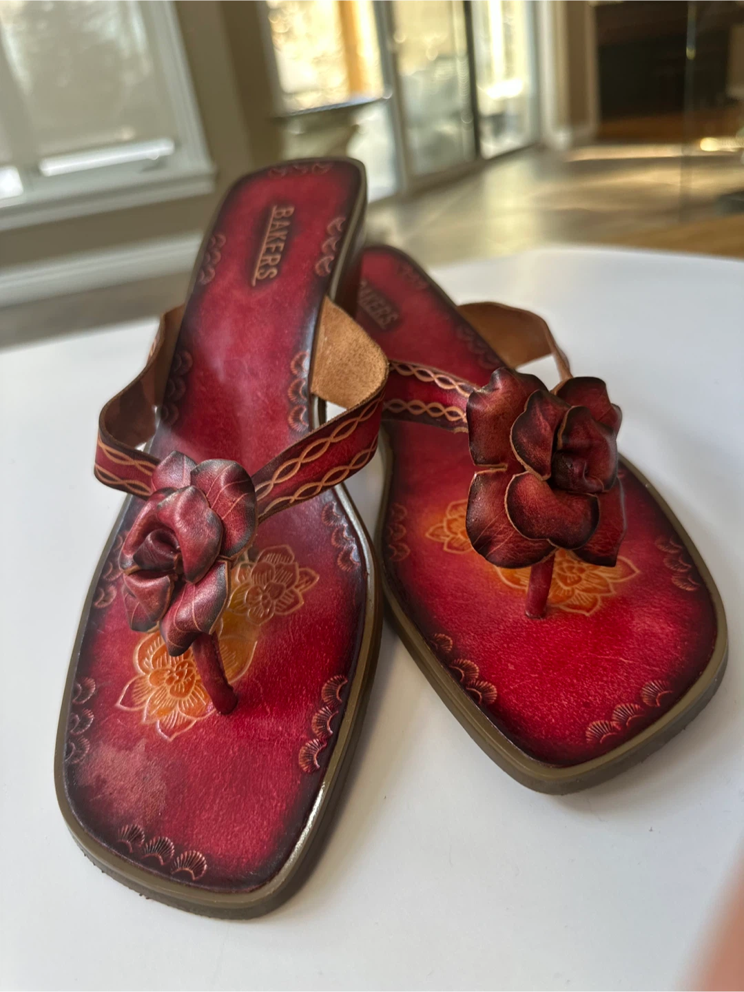 Bakers Red Leather Thong Sandals with Flower Accent Sz. 9 - photo 2