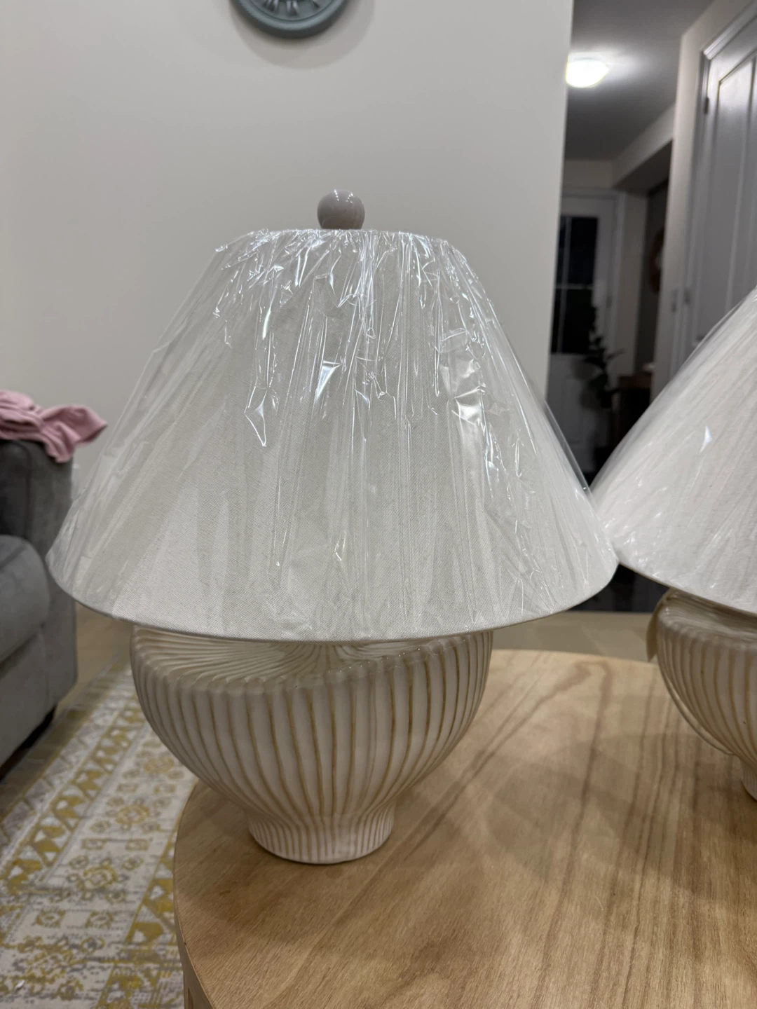 Pair of Cream Ceramic Table Lamps - photo 3