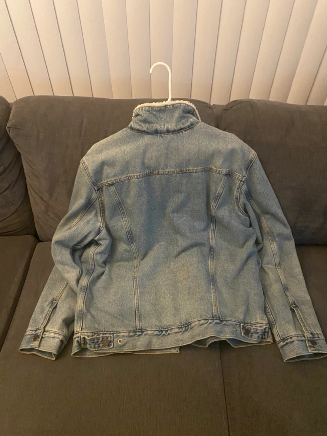 Levi's Sherpa Lined Denim Trucker Jacket - photo 3