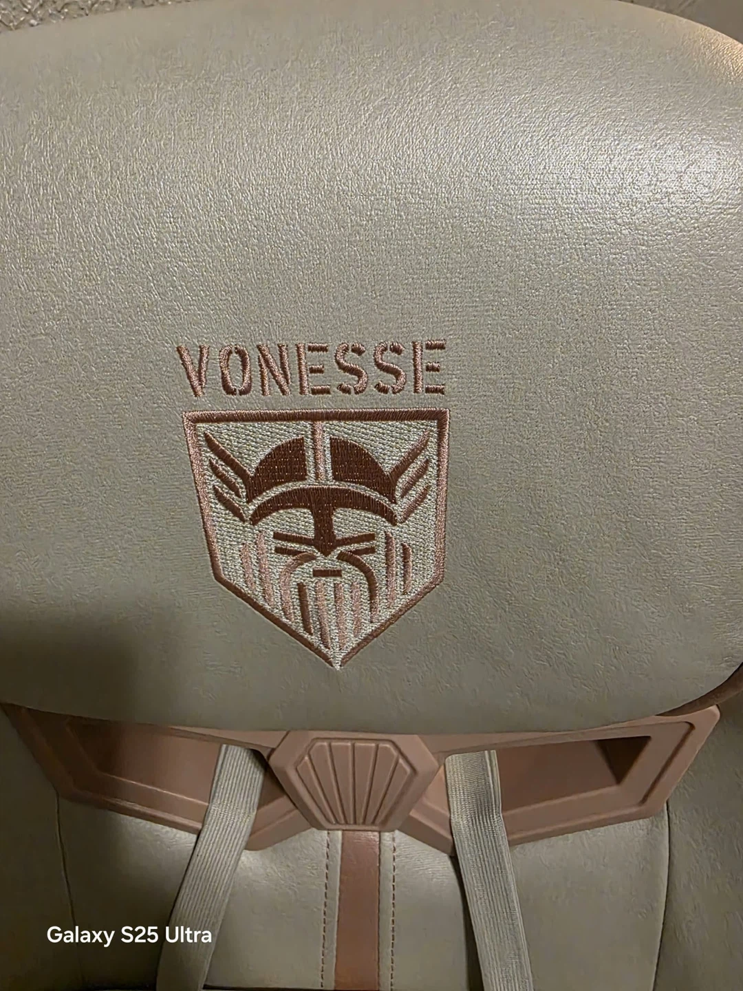 VONCESSE Gaming Chair - White and Pink