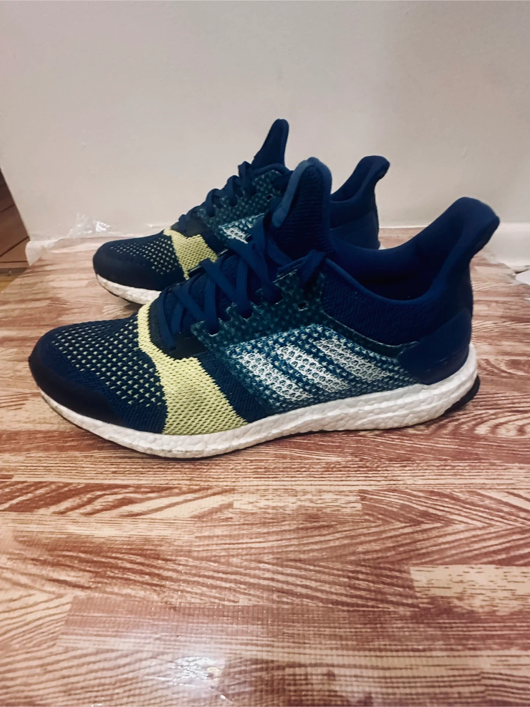 Adidas Ultraboost Running Shoes Size 9.5 - photo 5