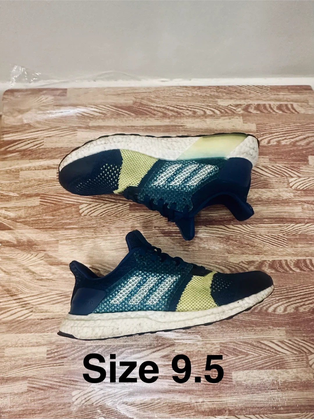 Adidas Ultraboost Running Shoes Size 9.5 - photo 3