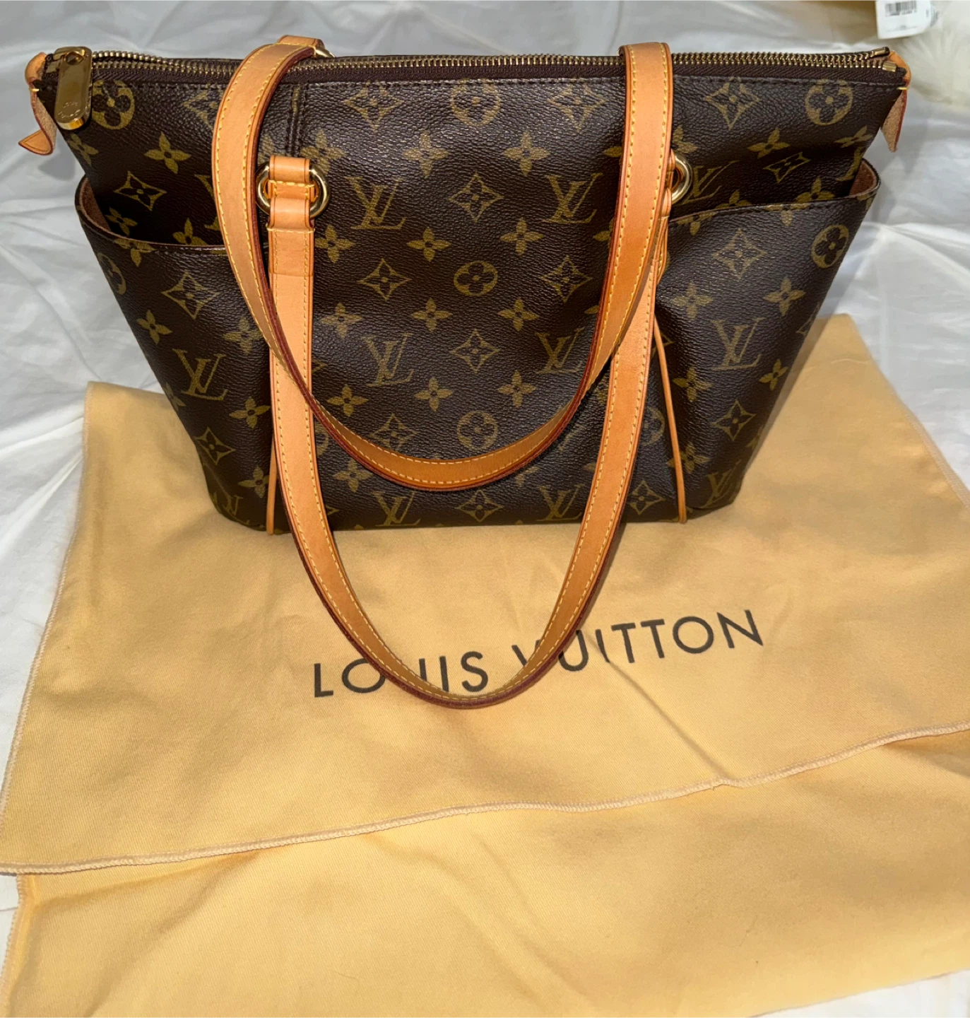 LV Handbag - photo 2