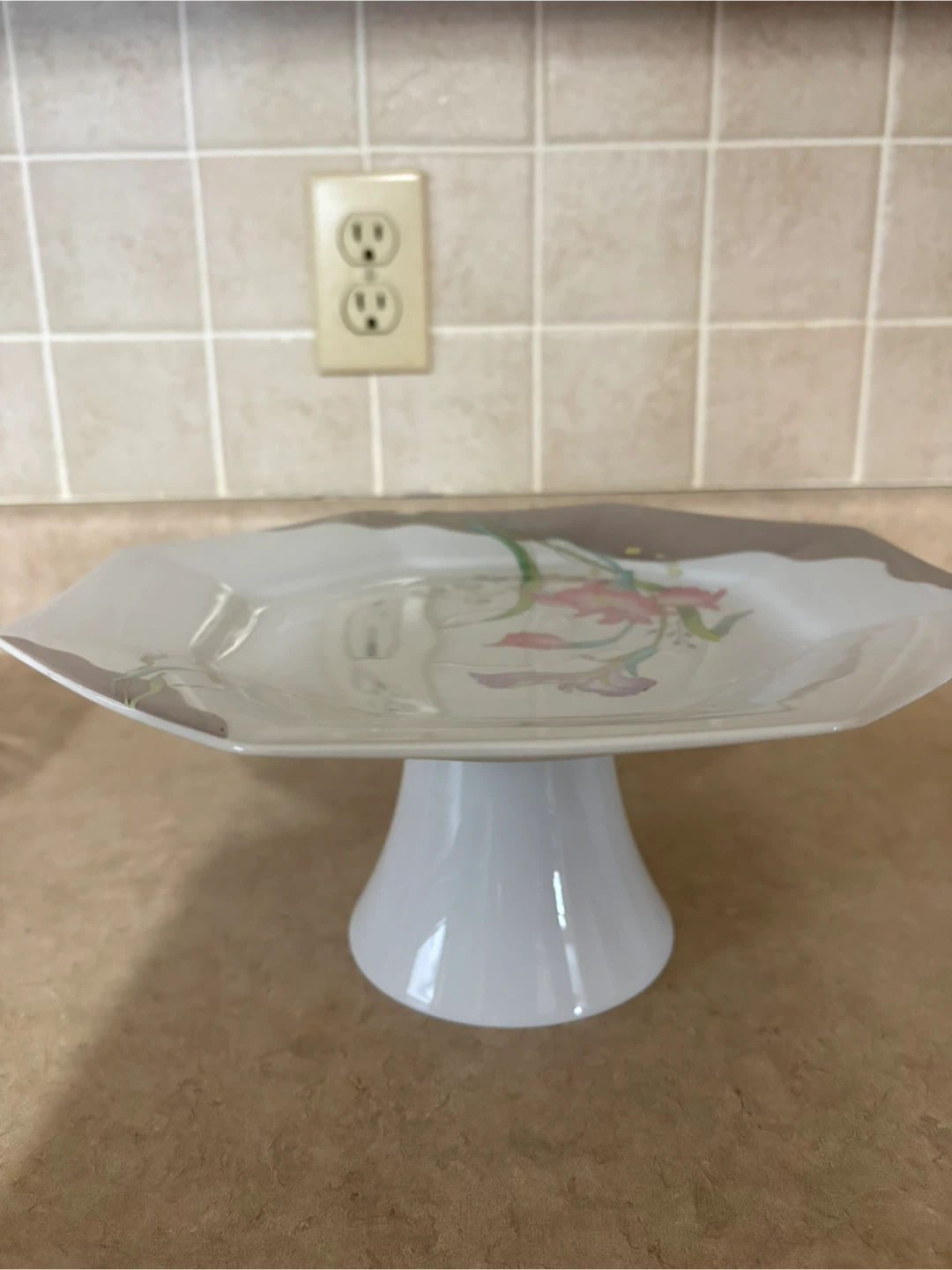 Vintage Floral pattern Cake Stand
