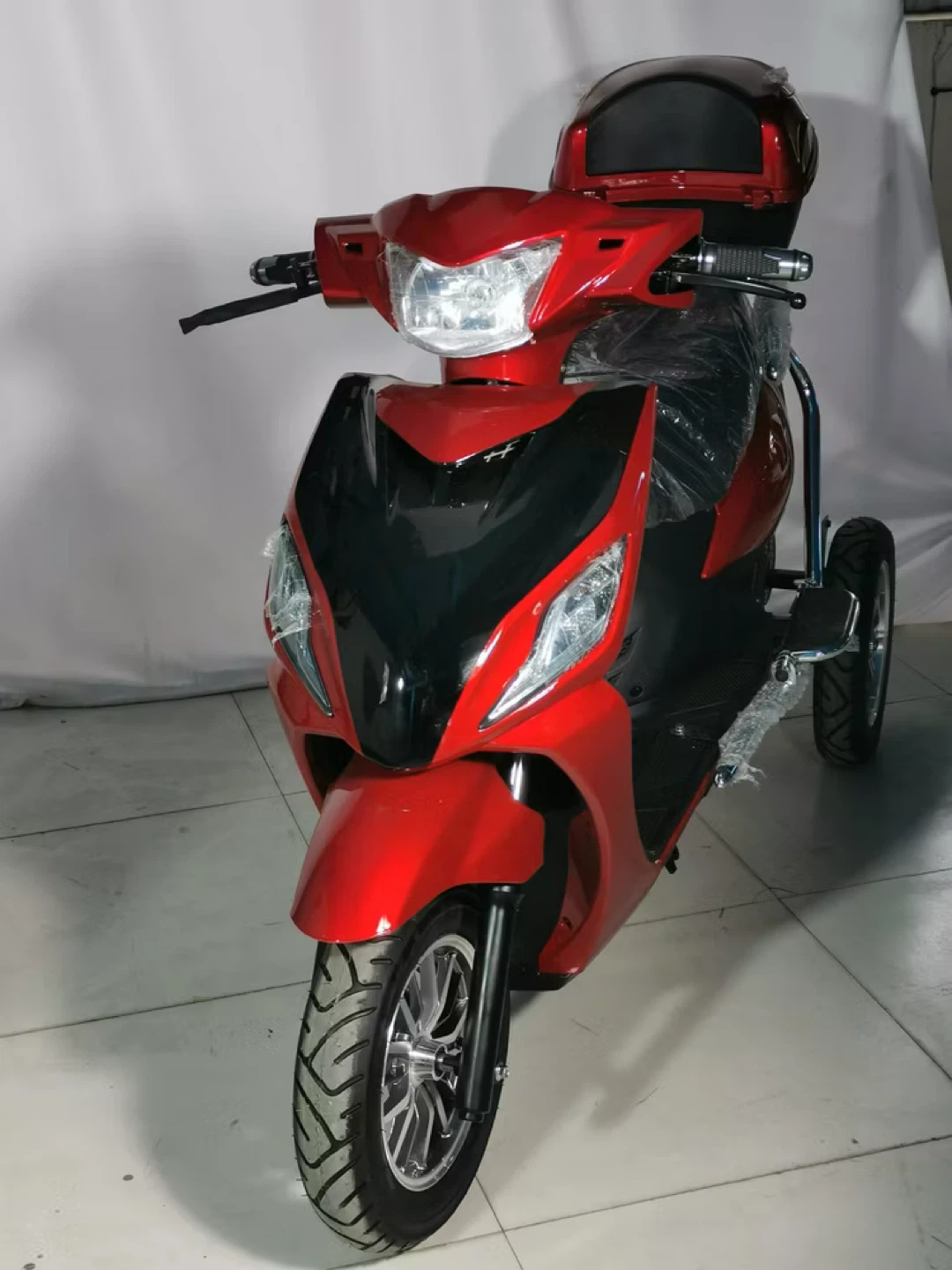 Red F-3W Electric Scooter - photo 2