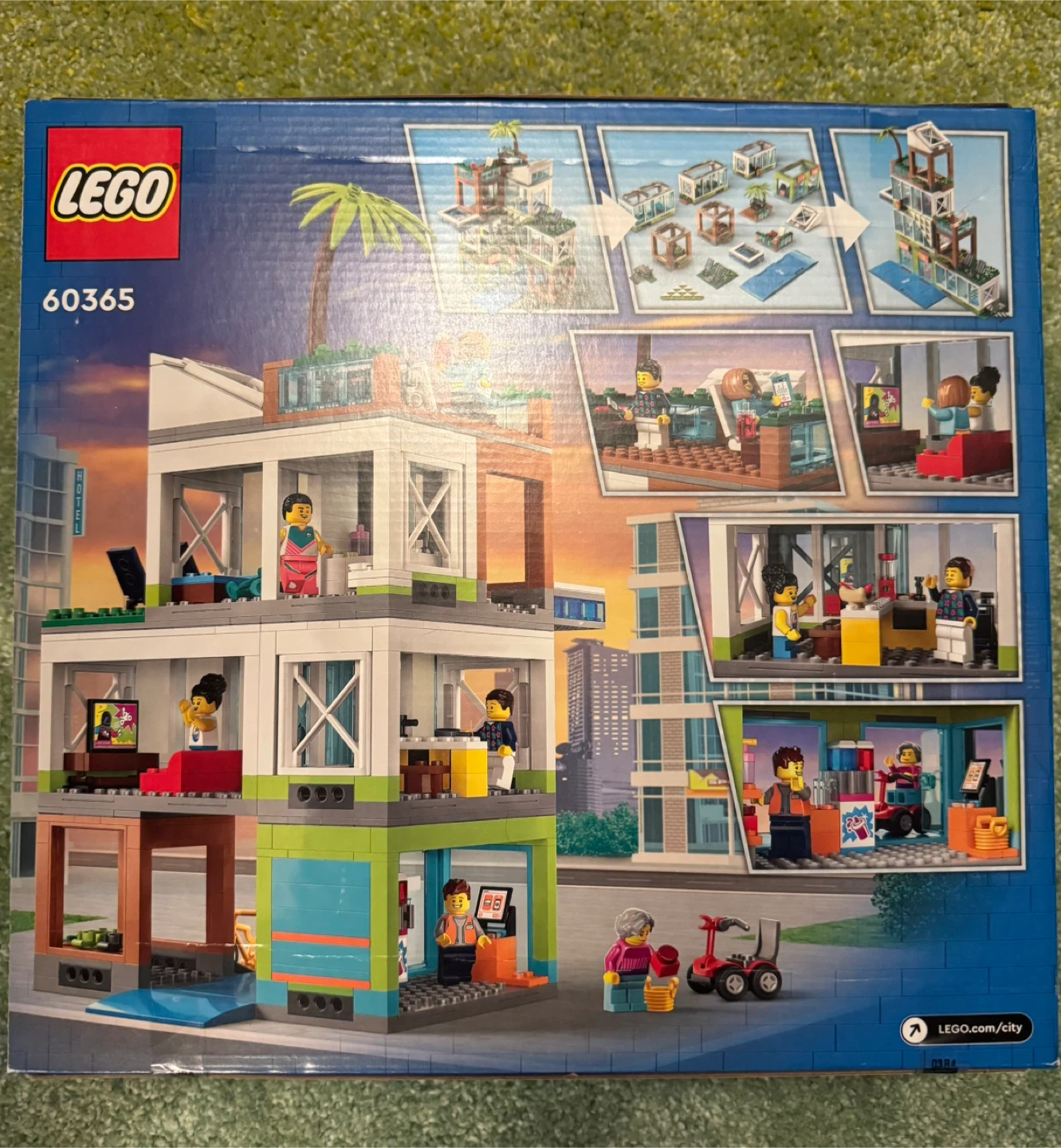 LEGO City Apartment Building 60365 - photo 2