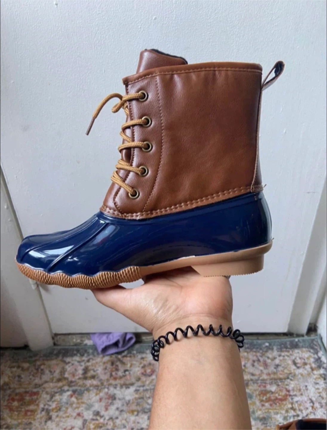 Winter boots size 5 🥕