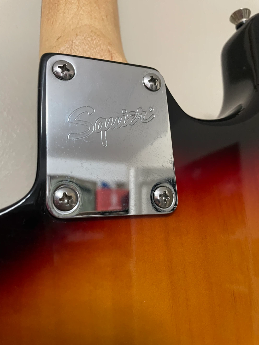 Squier Stratocaster SE Electric Guitar and Amp Bundle - photo 5