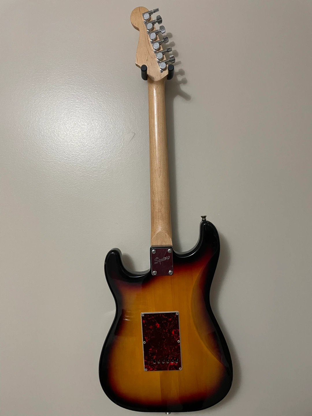 Squier Stratocaster SE Electric Guitar and Amp Bundle - photo 3
