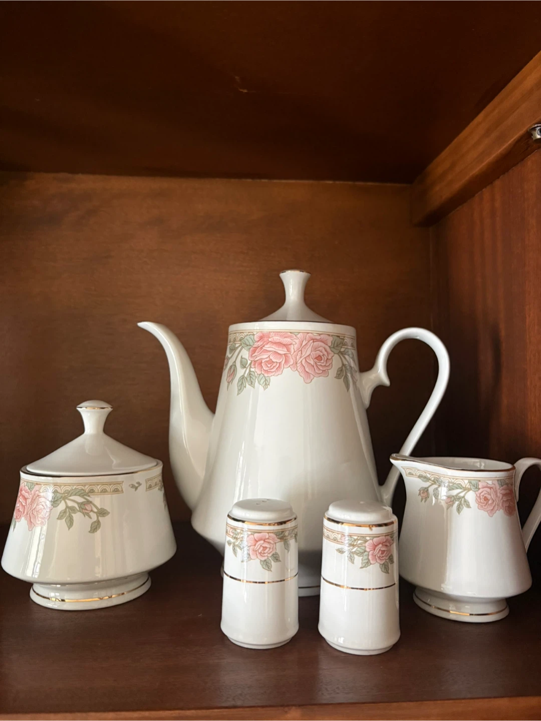 Dinnerware for 16 -delicate floral pattern