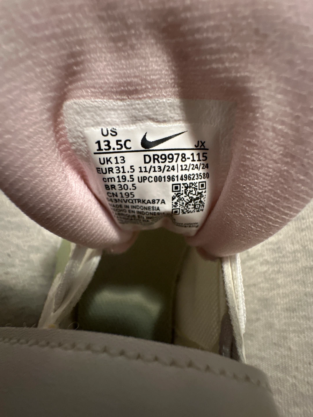 Nike Running Shoes White/Green/Pink US 13.5C - photo 3