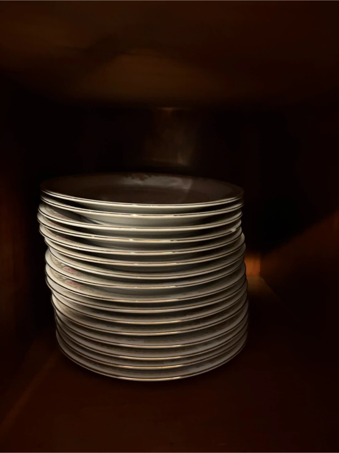 Dinnerware for 16 -delicate floral pattern - photo 3