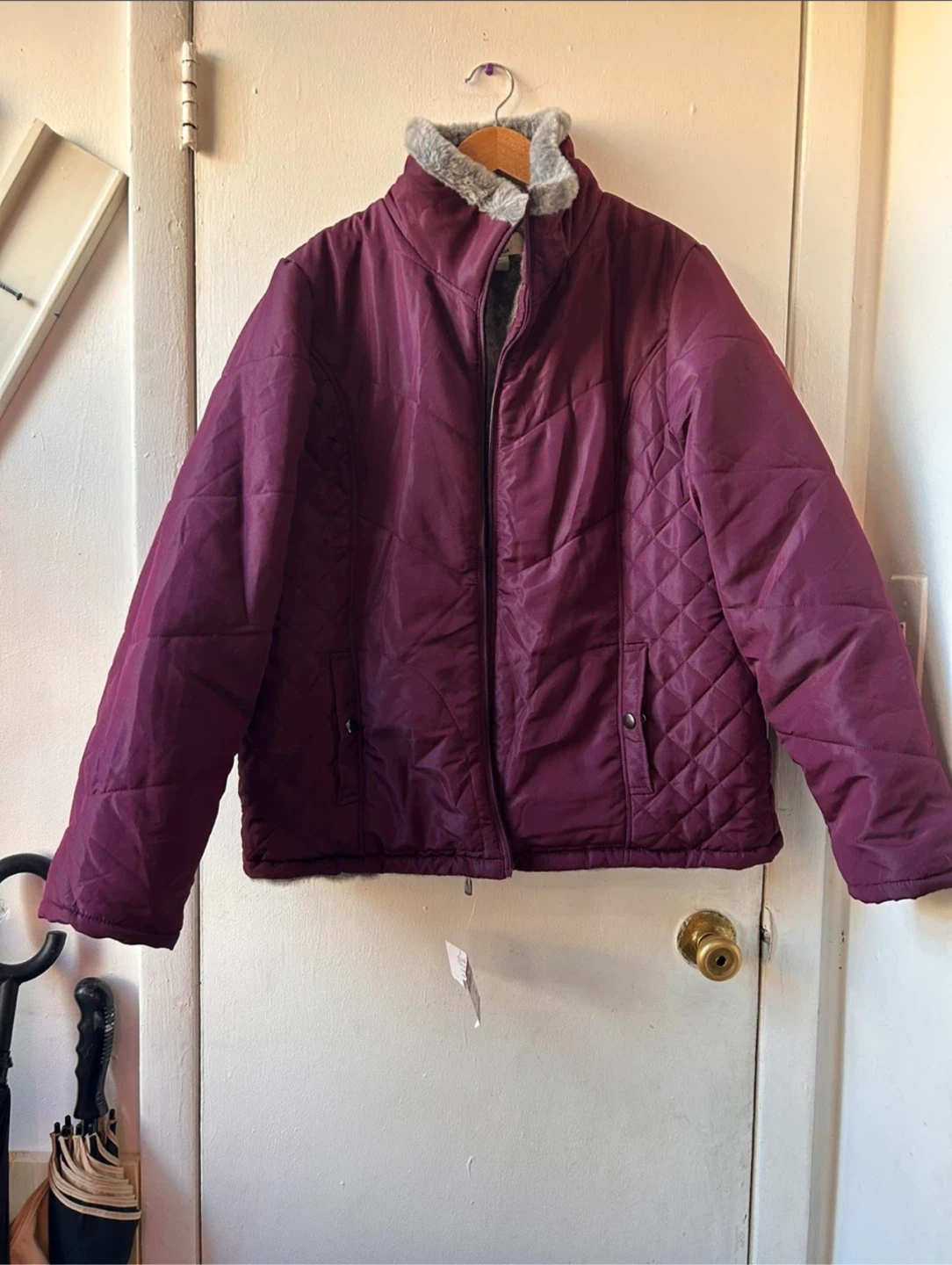 New women’s coat size L 🥕