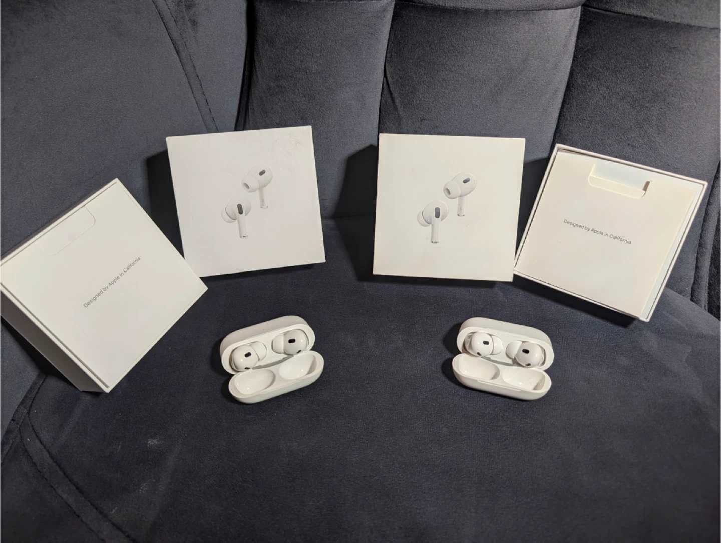 Apple AirPods Pro (2nd generation) with Charging Case - photo 2