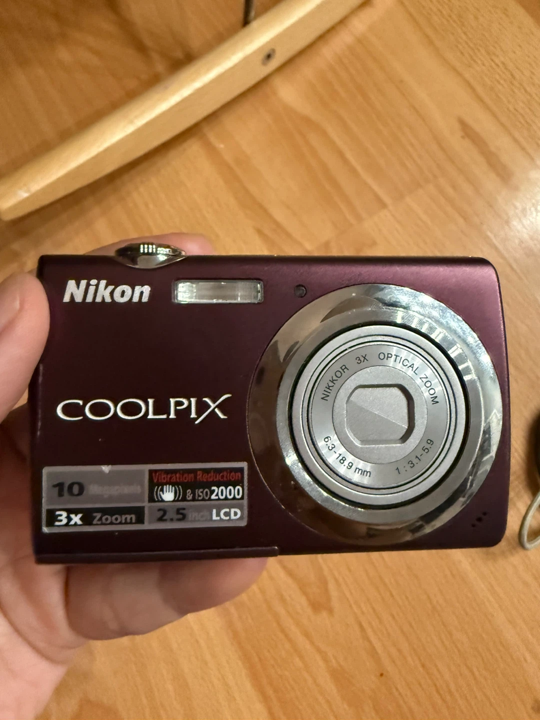 Nikon COOLPIX S220 Digital Camera