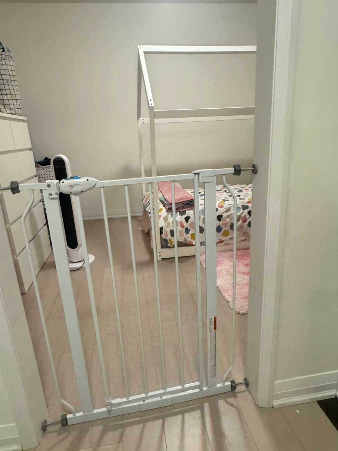 Gate - photo 2