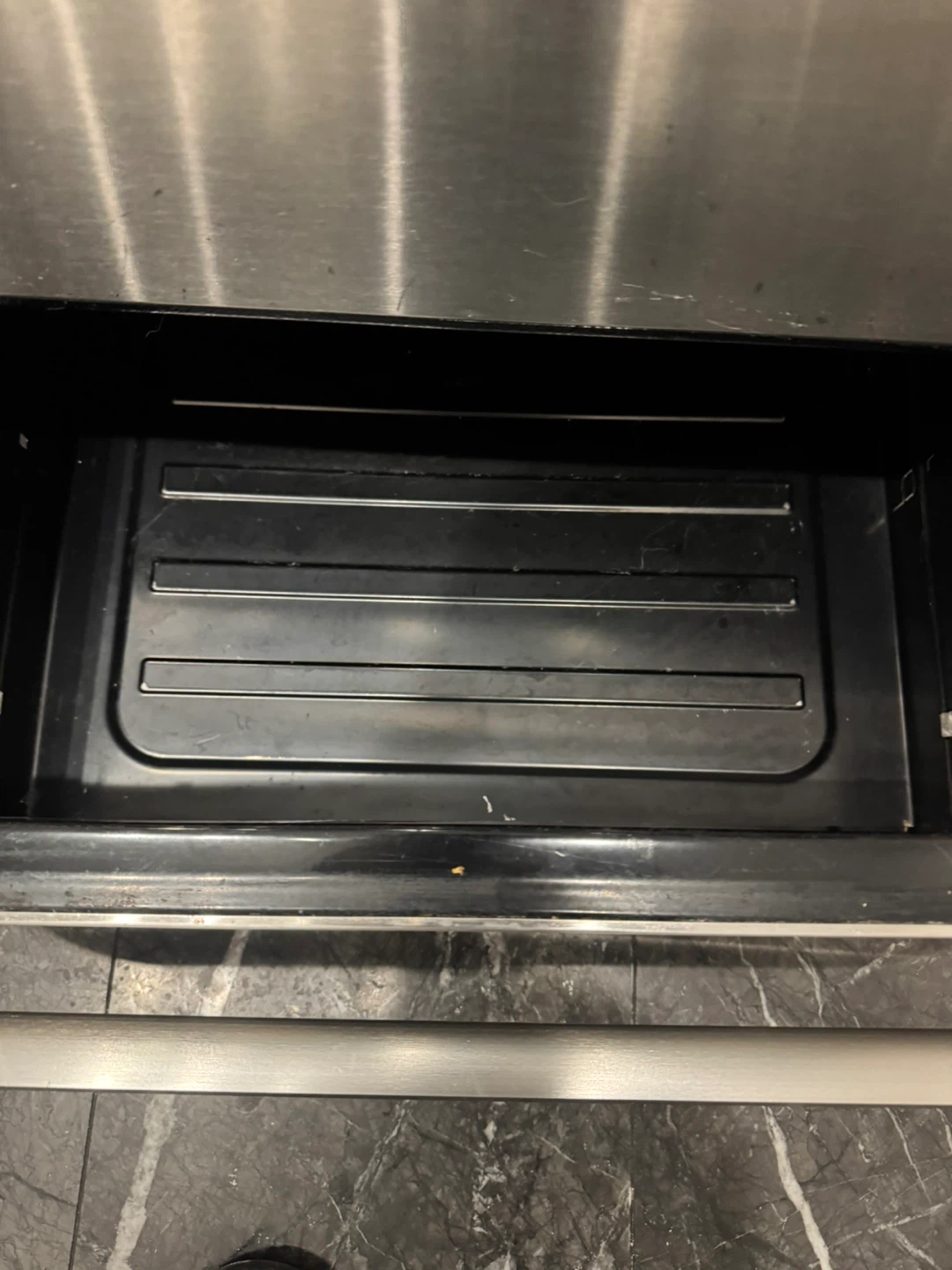 Frigidaire Electric Range with Oven - photo 3