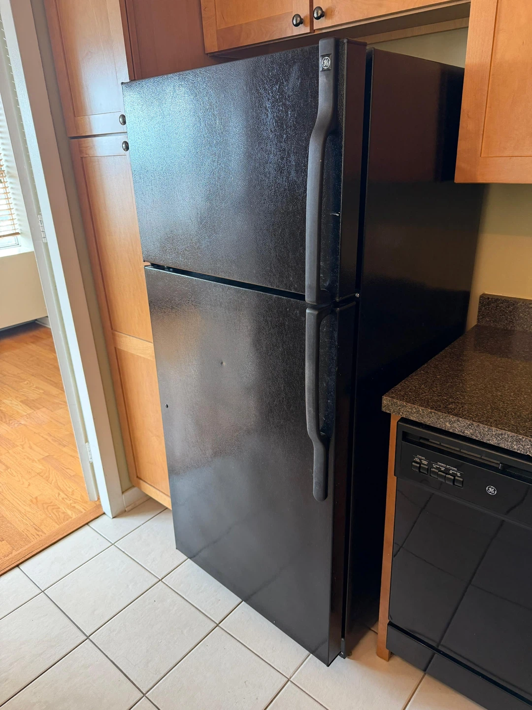 GE refrigerator - photo 2