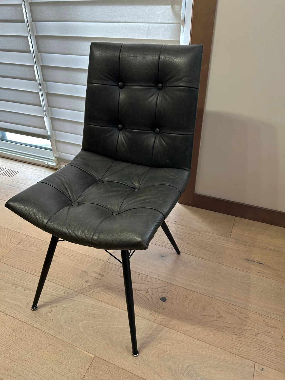 Black Tufted Accent Chairs - photo 4