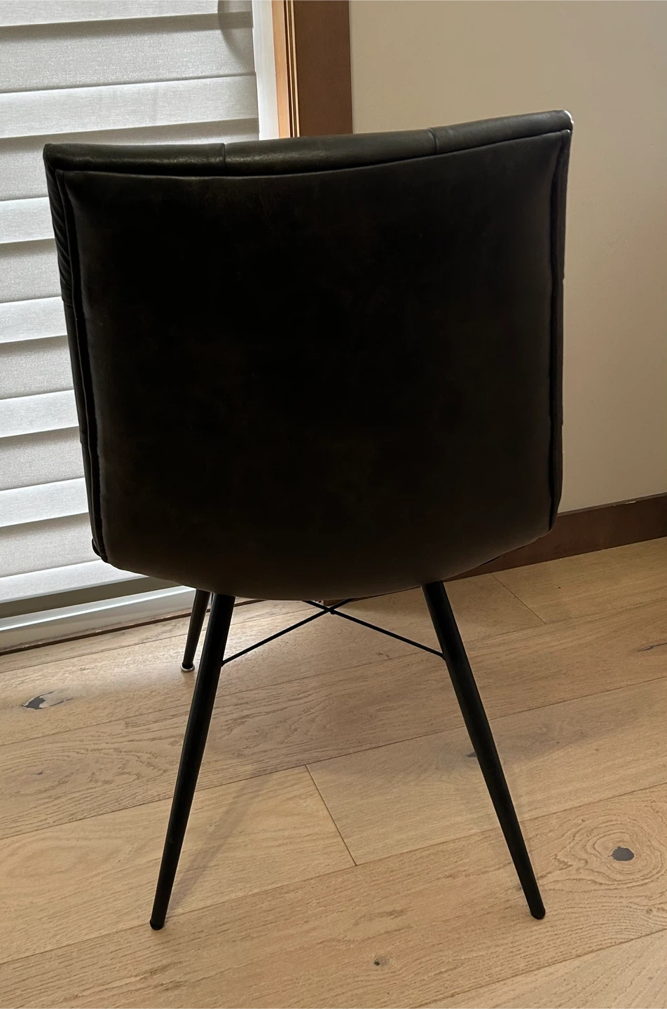 Black Tufted Accent Chairs - photo 3