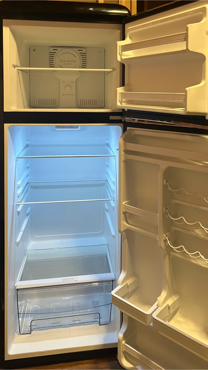 Galanz Retro Fridge - photo 4
