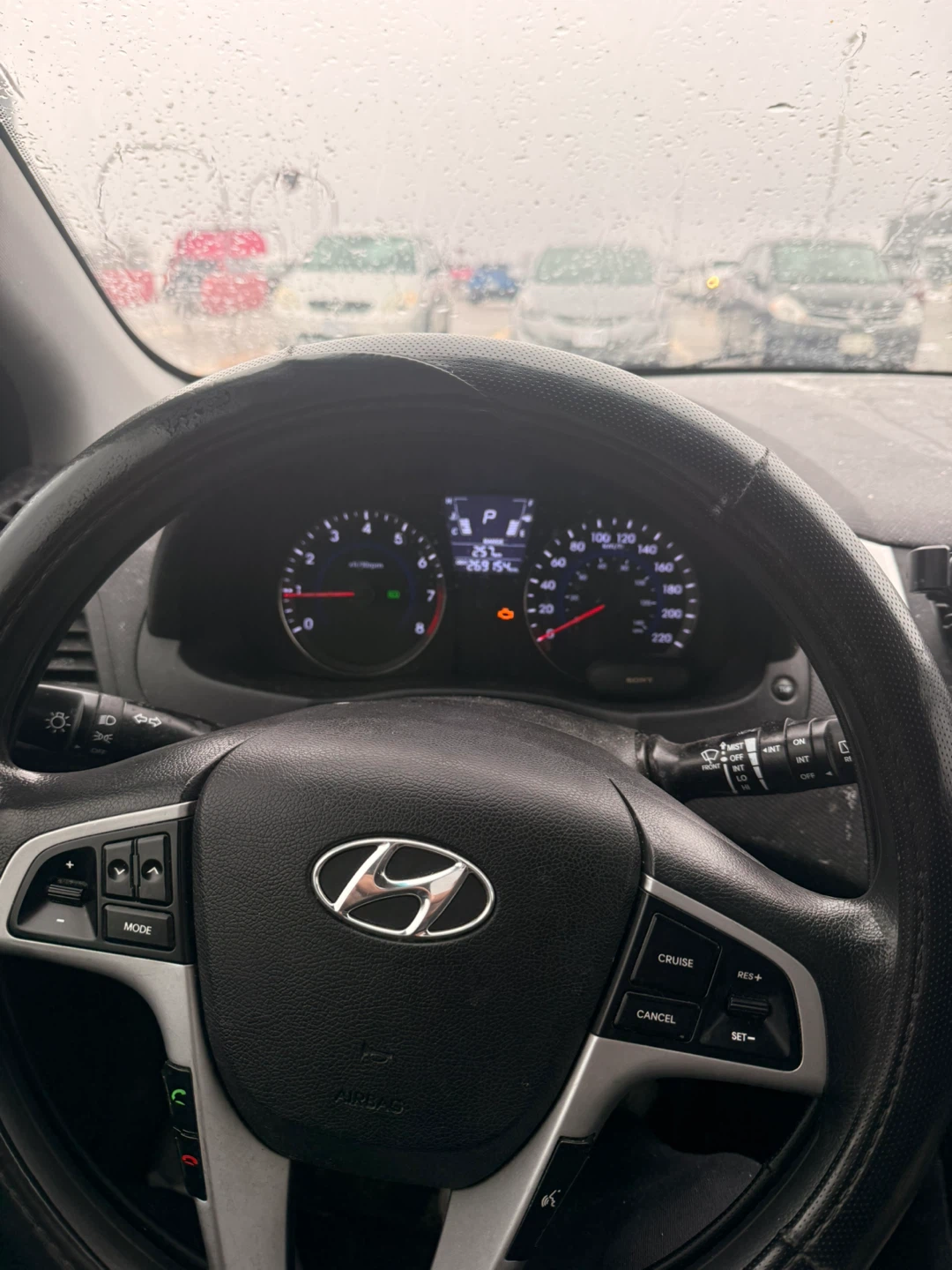 Hyundai Accent - photo 3