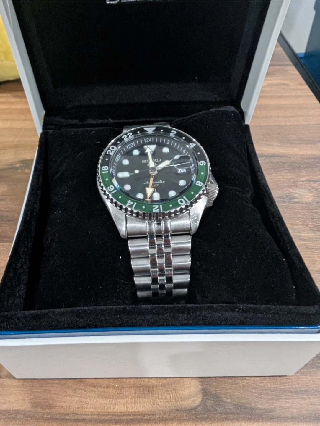 Seiko Automatic GMT Watch - photo 4