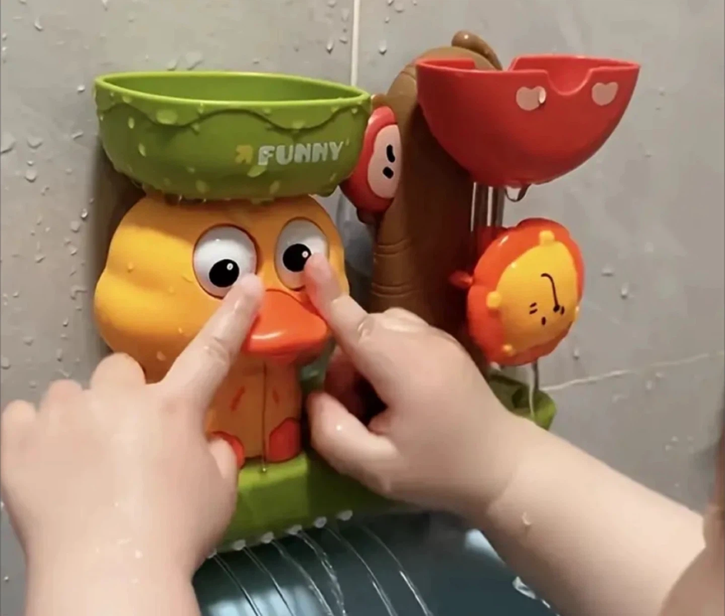 Funny Duck Bathroom Water Toy with Scoop