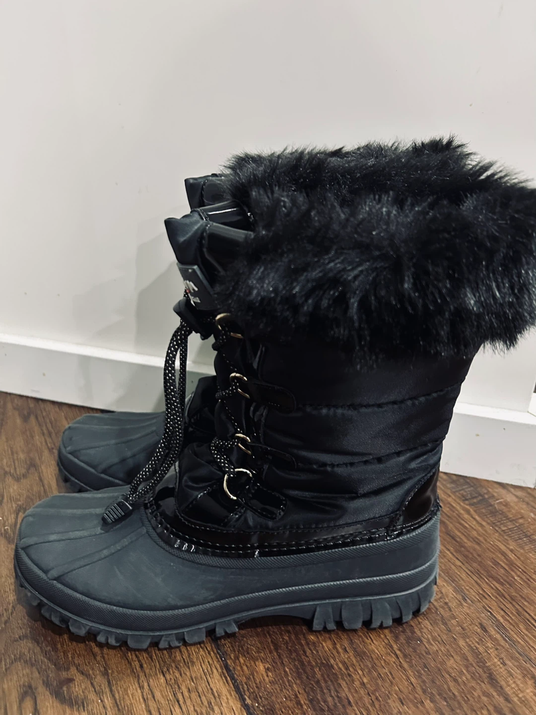 EUC Storm by Cougar Women’s Winter Boots – Size 9 (All Black) - photo 2