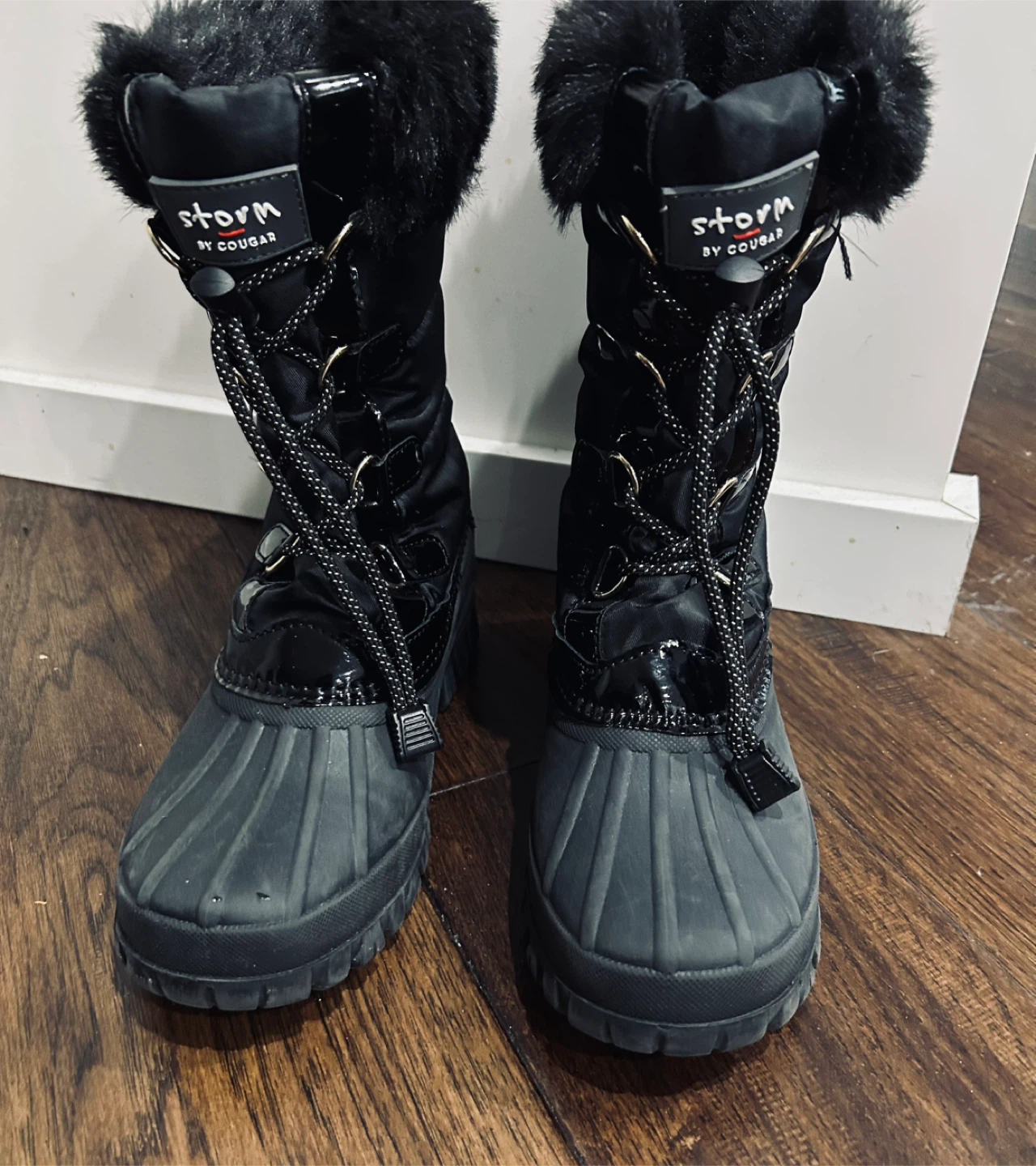 EUC Storm by Cougar Women’s Winter Boots – Size 9 (All Black)