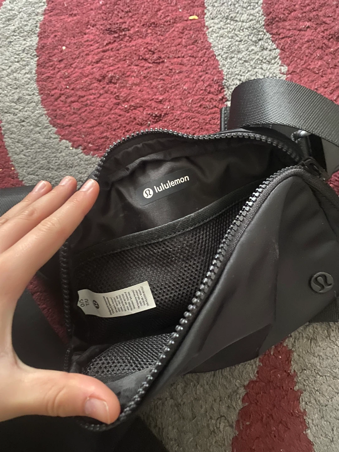 Lululemon Everywhere Belt Bag Black - photo 4