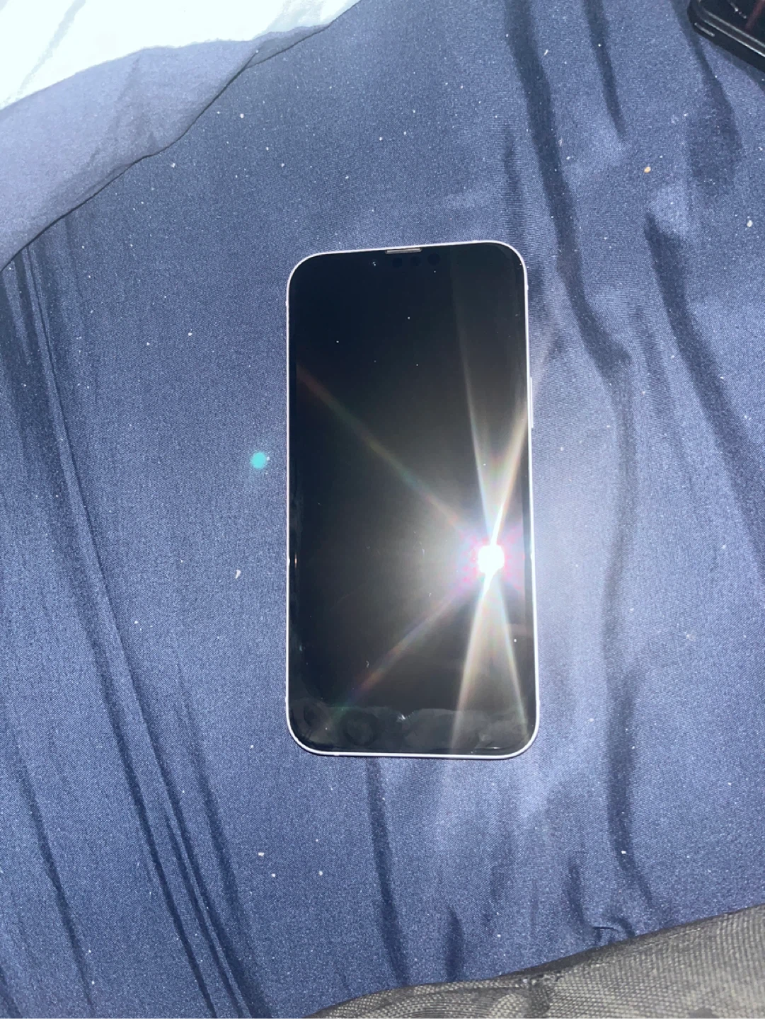 iPhone 15 - photo 2