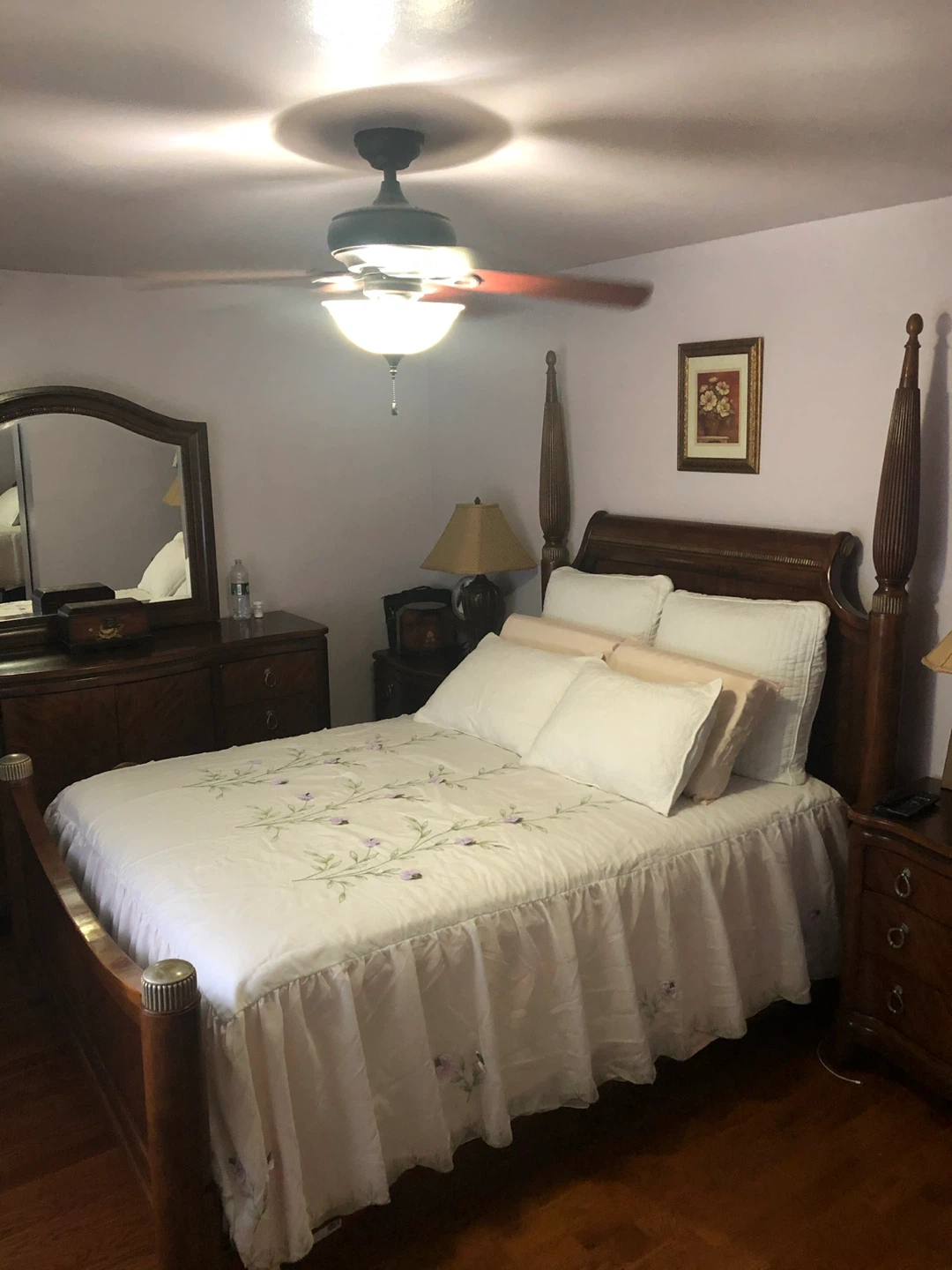 Wooden Bedroom Set with Bed, Dresser, and Nightstands