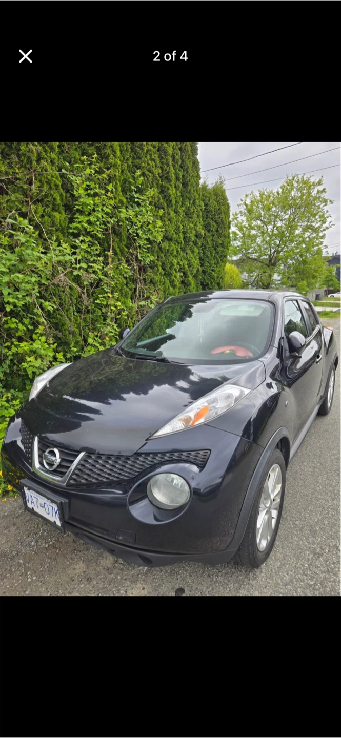 Black Nissan Juke