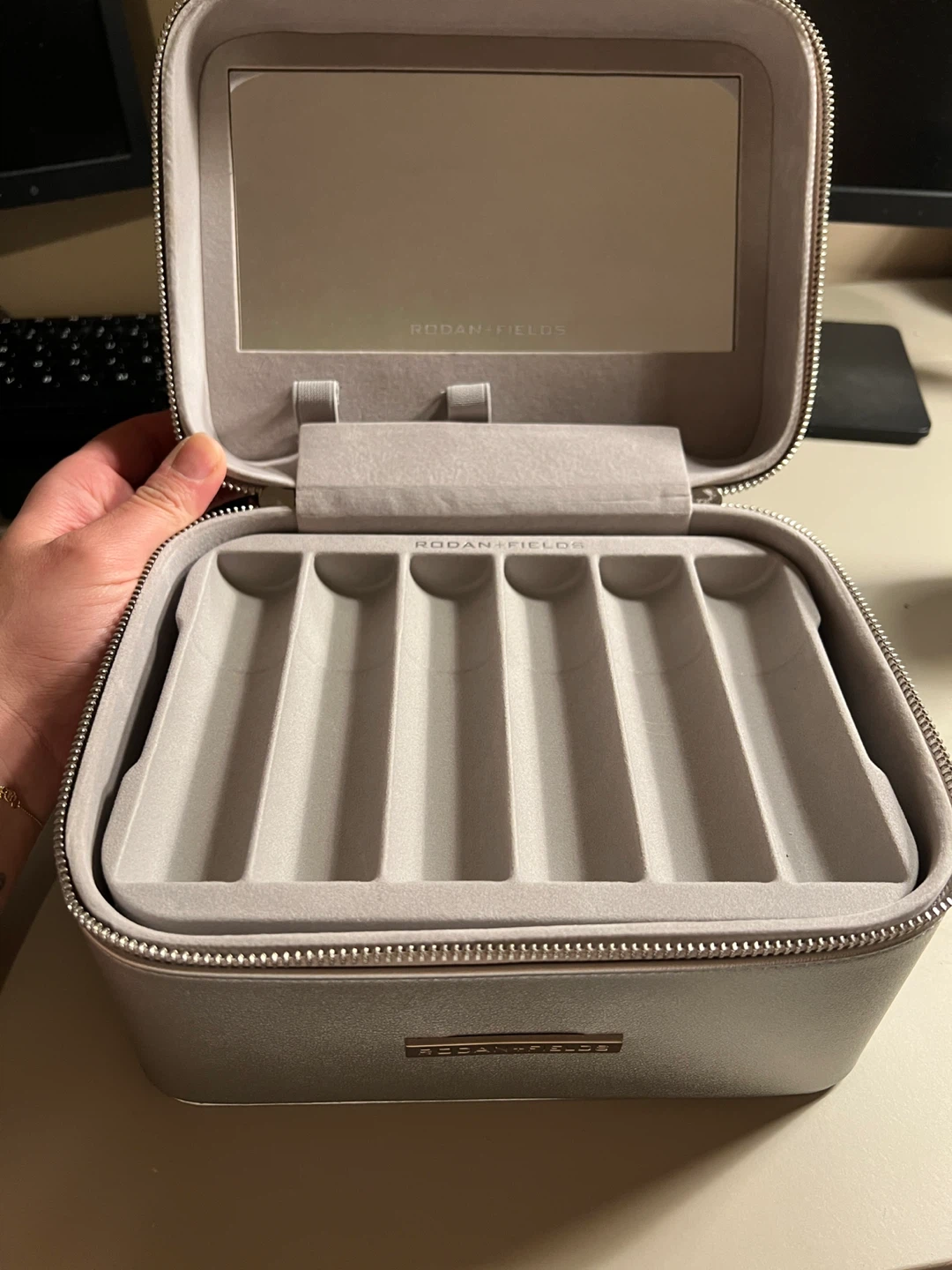 Rodan + Fields Silver Cosmetic Case with Mirror - photo 2