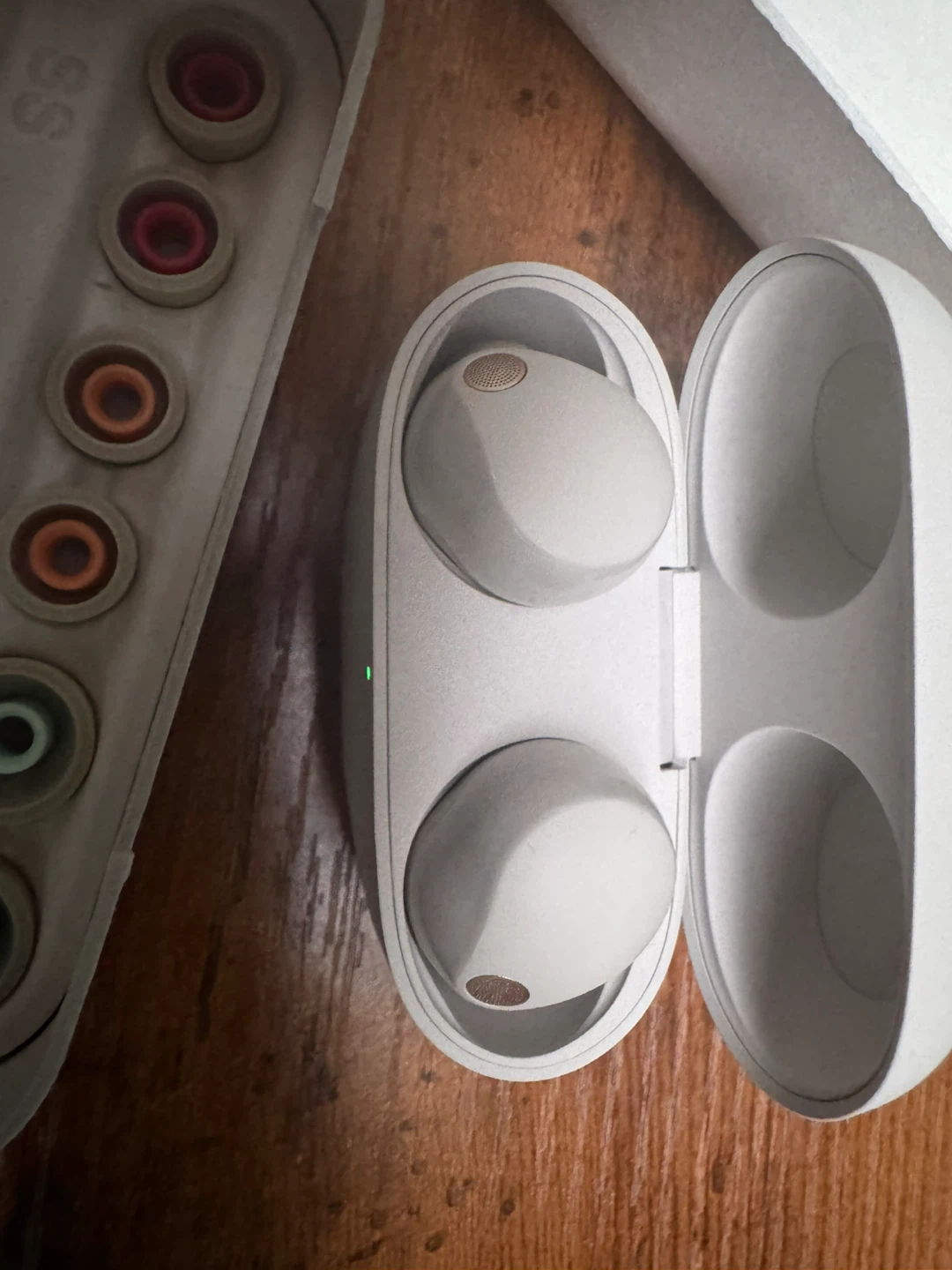 Sony WF-1000XM5 Wireless Earbuds - photo 2