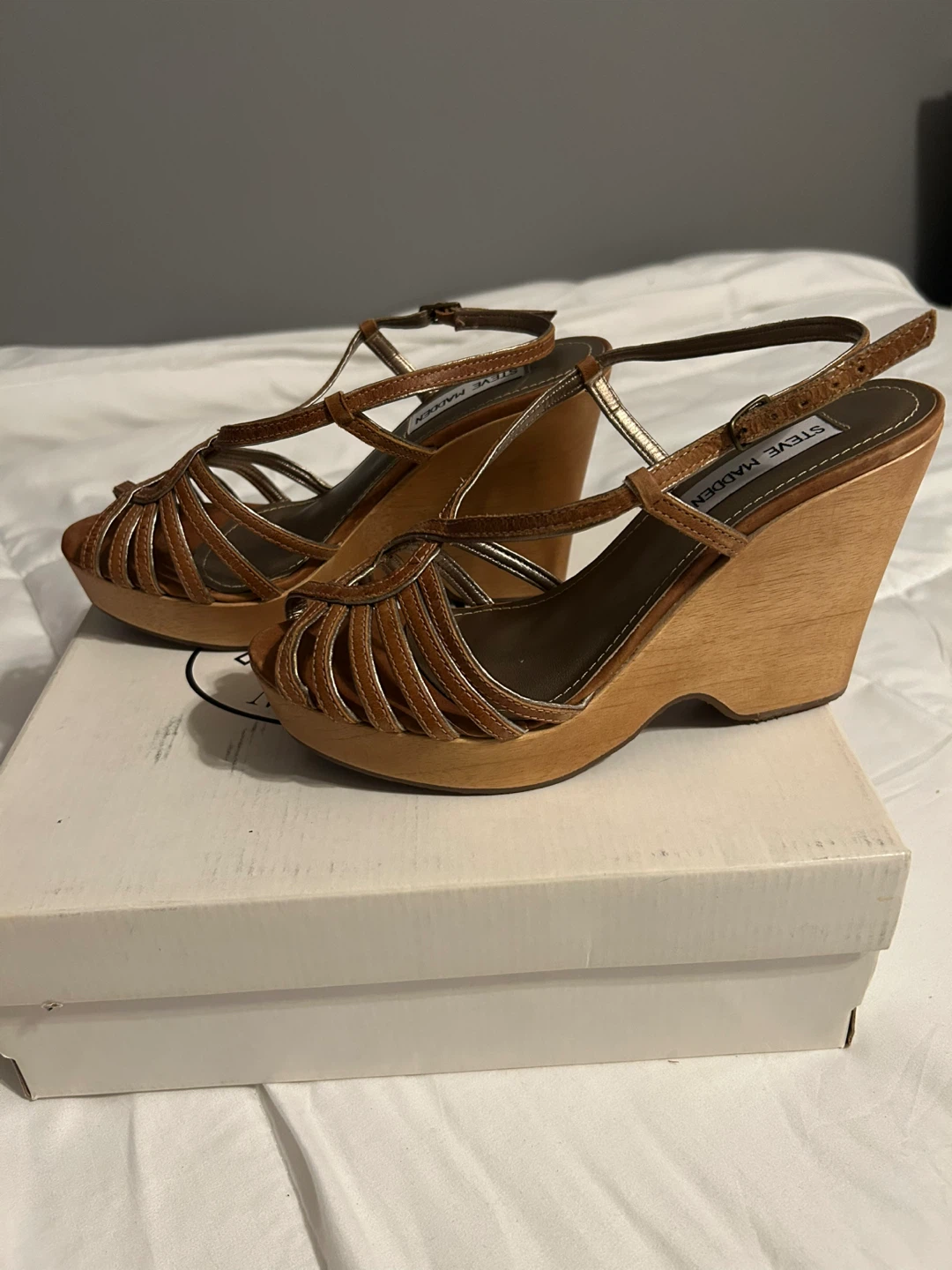 VTG Y2K Steve Madden Astoriaa Tan Leather & Wood Wedge Sandals - photo 4