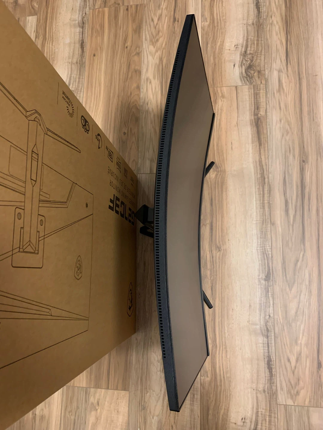 MSI 27" Curved Gaming Monitor - photo 3