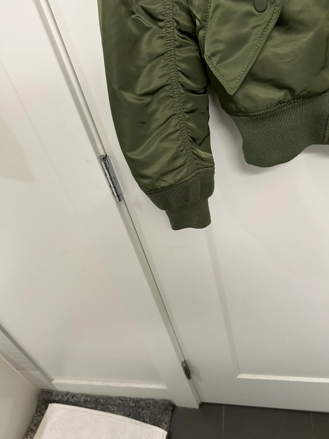 Alpha Industries MA-1 Bomber Jacket - Medium - Olive Green - photo 3