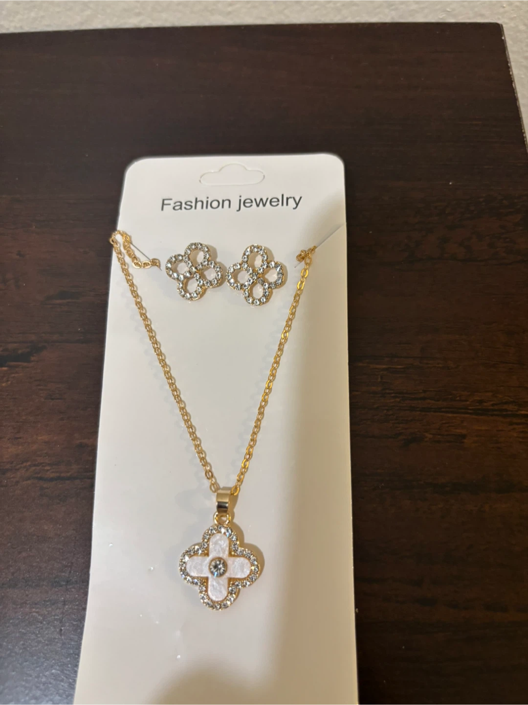 NEW Jewelry Necklace and Earrings Set