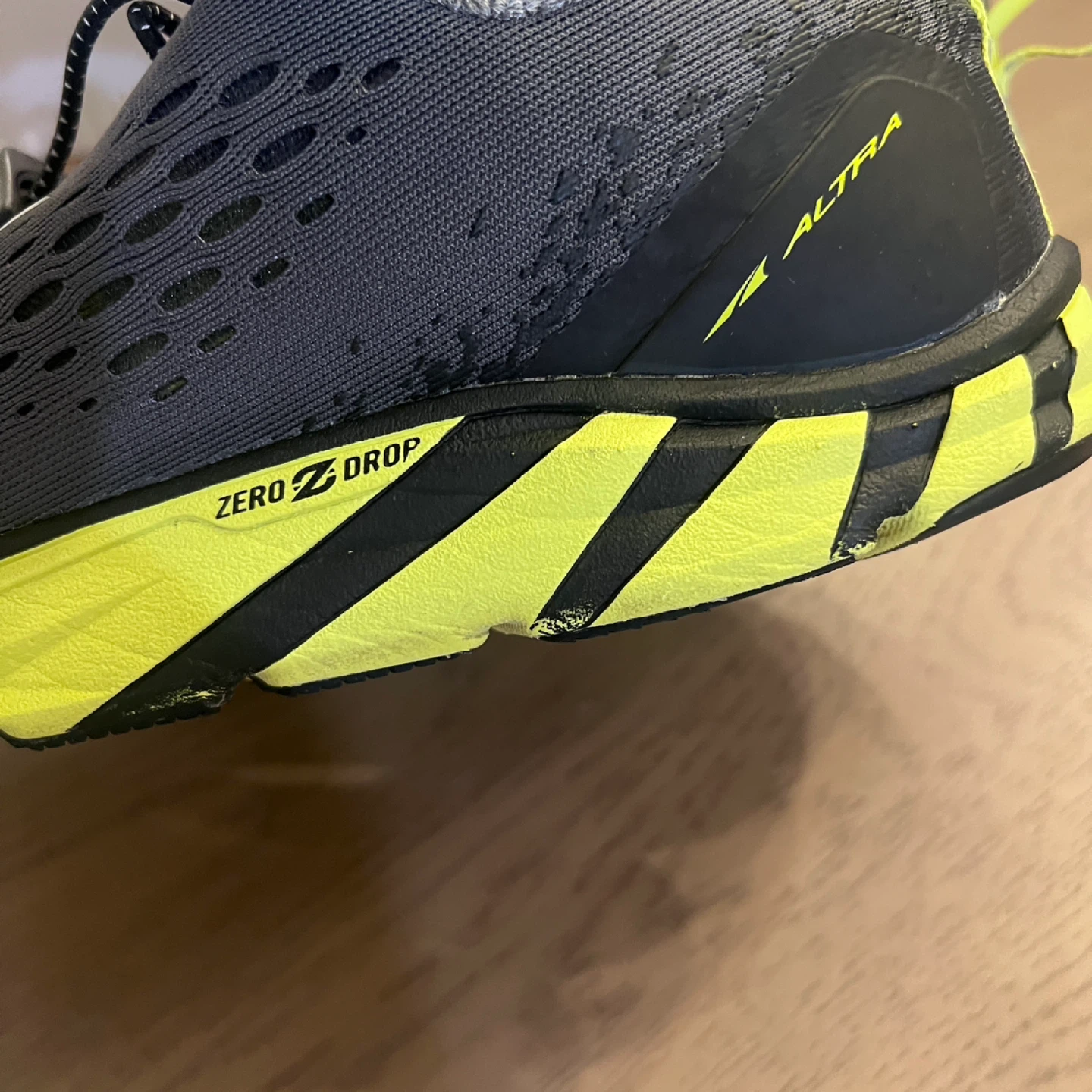 Men's Altra sz 10.5 Running Shoes - photo 2