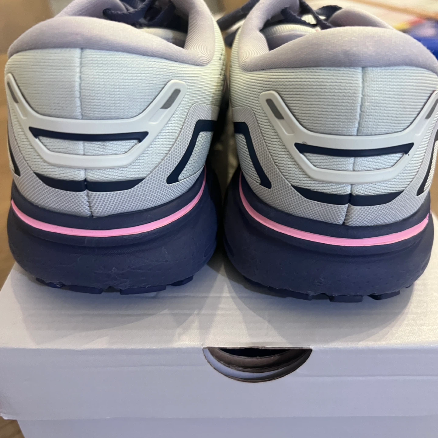 Women’s Brooks sz 10 Wide Running Shoes - photo 4
