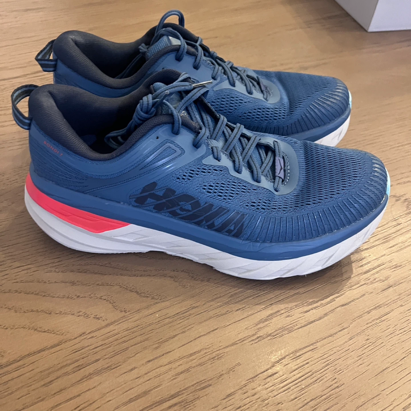 Mens SIZE 9.5 Hoka One Bondy 7 Running Shoes