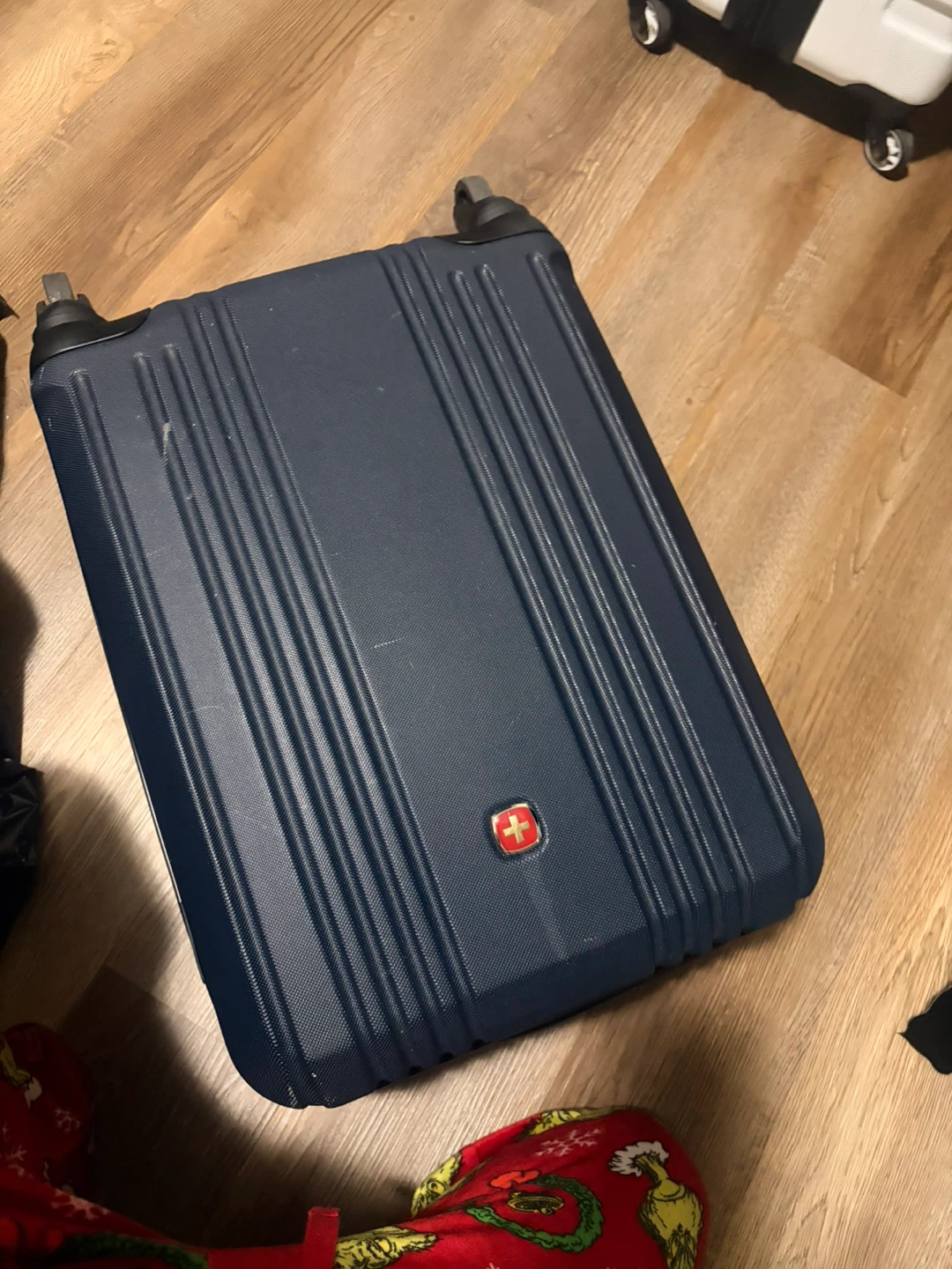 Swiss gear Navy Blue Hardside Spinner Suitcase